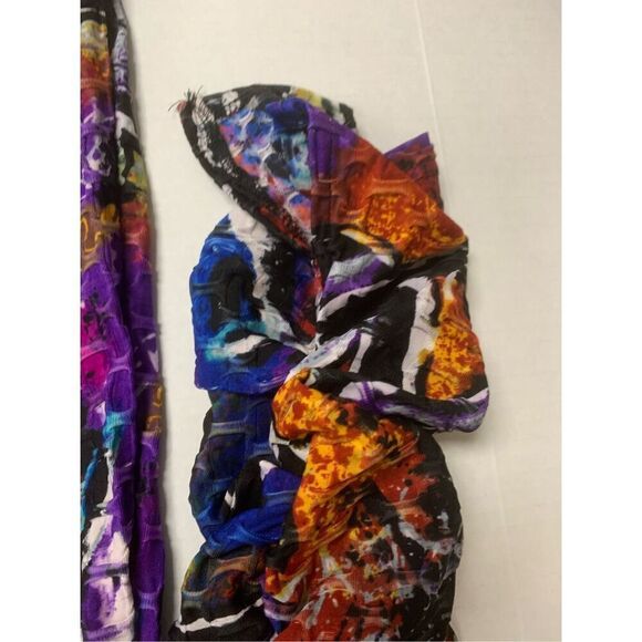 Graffiti Patterned Waffle Knit Leggings - Picture 3 of 7